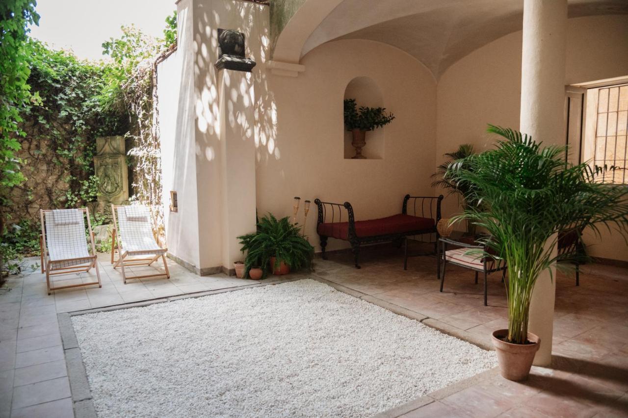 Apartamento Casa Aguila Casco Antiguo Patio Privado Caces Exterior foto